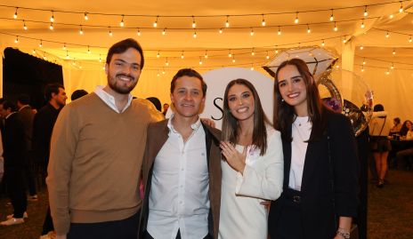  Oscar Hernández, Franco Safont, Sofía Hernández y Paulina Espinosa.