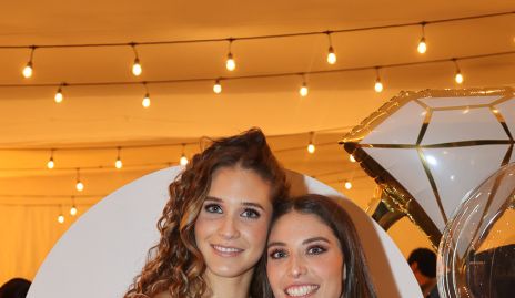  Lucía y Sofía Hernández Zermeño.