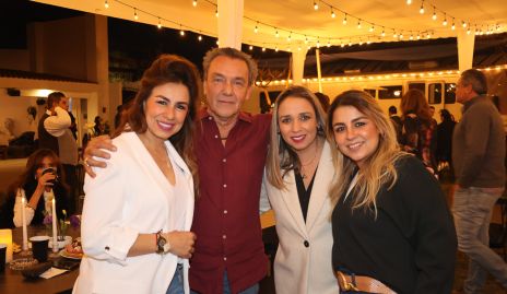  Fernanda Muñoz, José Safont, Paulina Muñoz y Andrea Muñoz.