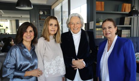  Lucía Escobedo, Isa Cabrera, Victoria Labastida y Dora Cabrera.