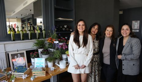  Marisol Cabrera, Margarita de Cabrera, Carmen Huerta y Nidia Olguín.
