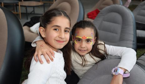 Inés y María Pía Almazán.