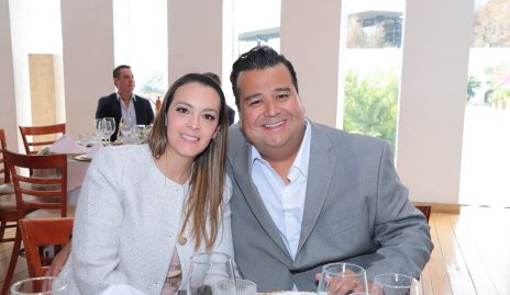  Jonathan Magaña y Alba Licona.