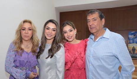   Claudia Hermosillo, Paulina Rodríguez, Claudia Rodríguez y Cacho Rodríguez.