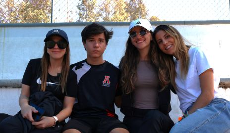  María Palomar, Fernando Rodríguez, Jessica y Sofía Guaida.