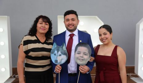  Julia, Alex y Érika.