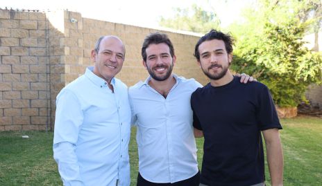  Roberto, Roberto y Santi.