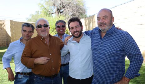  Poncho Ortiz, Guillermo Báez, Ariel Reyes, Roberto y Toño Lozano.