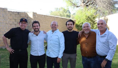  Gabriel Del Valle, Roberto, Roberto, Santy, Guillermo Báez y Caly Hinojosa.