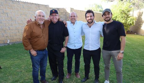  Guillermo Báez, Gabriel Del Valle, Roberto, Roberto y Santi.