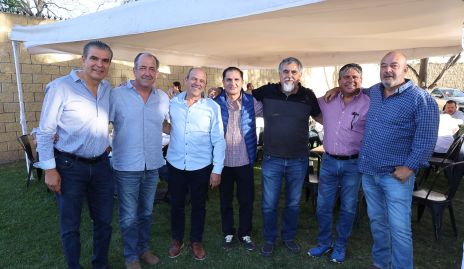  Javier Tobías, Mauricio Quijano, Roberto, Felipe Salazar, Picho Páramo, Ariel Reyes y Toño Lozano.