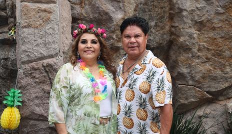  Leticia López de Longoria con su esposo.