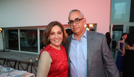  Ángeles Barba y Enrique Morales, papás del novio.
