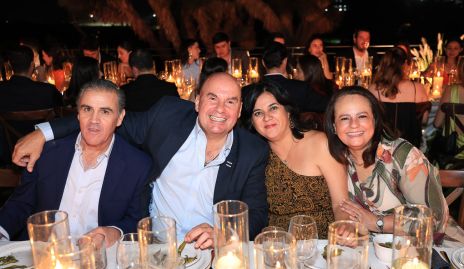  Eduardo Gómez, Enrique Portillo, Cinthia Sánchez y Coco Leos.