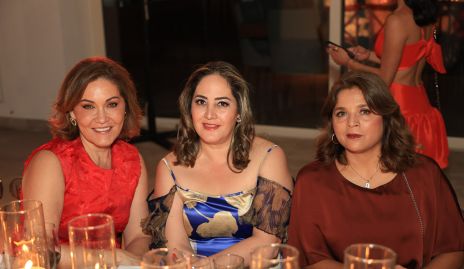 Ángeles Barba, Cristina Morales y Sara Berrones.