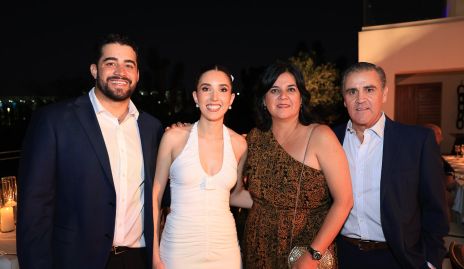  Carlos Morales, Valeria Alcalde, Cinthia Sánchez y Eduardo Gómez.