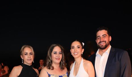  Cristina Morales, Cecilia Morales, Valeria Alcalde y Carlos Morales.