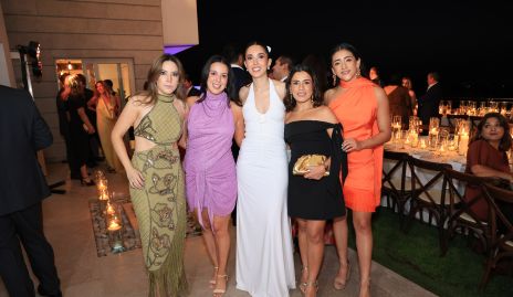  Joselyn Martínez, Giselle Escudero, Valeria Alcalde, Daniela Pérez y Montse Sánchez.