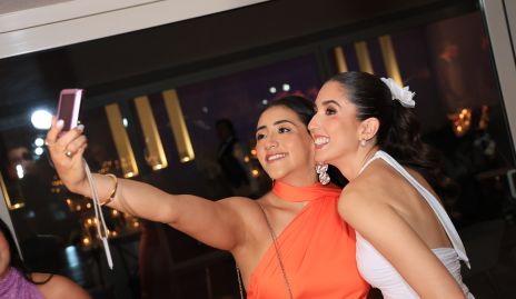  Montse Sánchez y Valeria Alcalde.