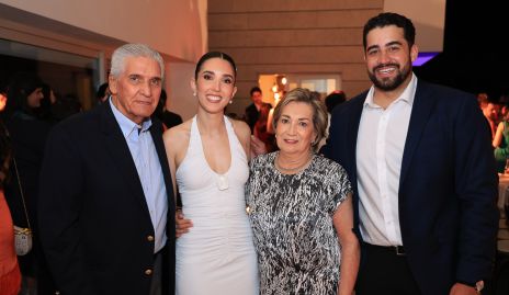  Federico Alcalde, Valeria Alcalde, Rebeca Torres y Carlos Morales.