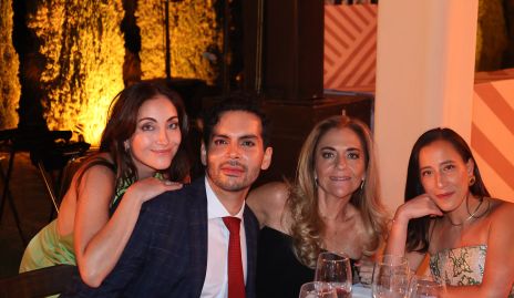  Fernanda Torres, Alberto Quiroz, Matilde Diep y Fernanda Guaira.