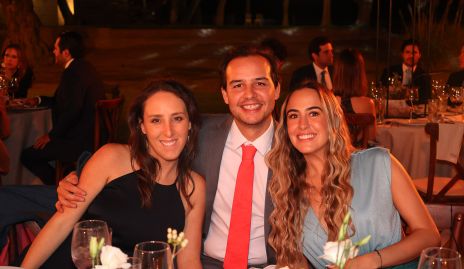 Paulina Solórzano, Mariano Gómez y Sofía Solórzano.