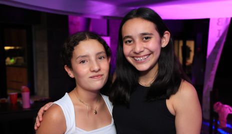  Regina y Cristina Guevara.