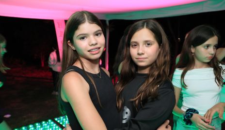  Vale Zermeño y Alexa Romero.