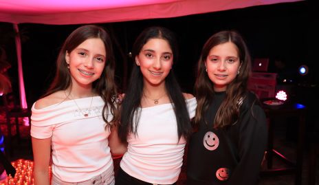  Alexa Romero, Sofía Chevaile y Andrea Romero.