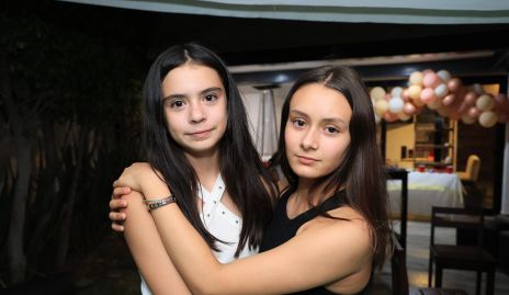  Nina e Inés.