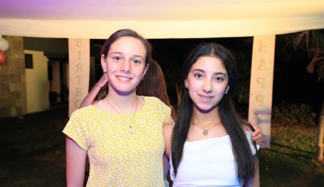  Andrea y Sofía Chevaile.
