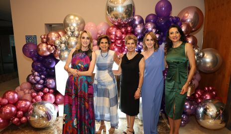  Gaby Torre, Guillermina Anaya, Lourdes Carrera, Adriana Torre y Paty Veliz.