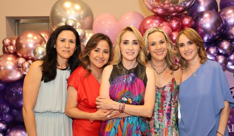  Susana Olivares, Lupita Flores, Adriana Torre, Mari Carmen Ayala y Gaby Torre.