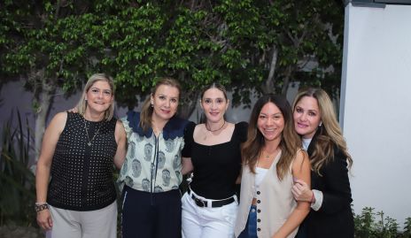  Karla Verasategui, Janet Rodríguez, Diana Veras, Vanessa García y Cristina Reyes.