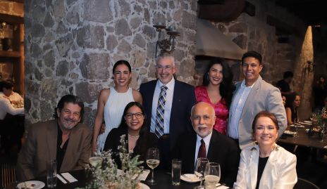  Caro Arizabalo, Manuel Carreras, Jimena Téllez, Jorge Arizabalo, Rafael Bueno, Sofía Arizabalo, Arnoldo Téllez y Alicia Ramos.