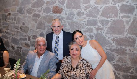  Manuel Carreras, Emmanuel Bueno, Ángeles Bueno y Caro Arizabalo,.