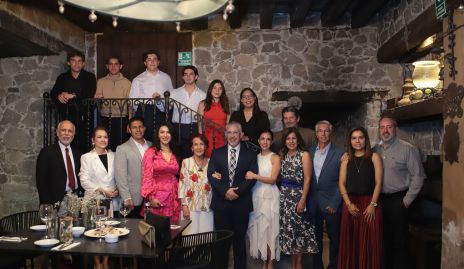  Manuel Carreras y Caro Arizabalo con sus amigos y familia.