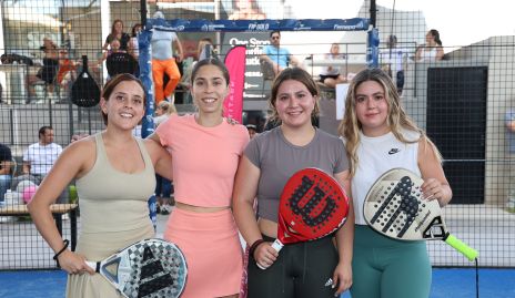  Elena Meade, Romina Gaviño, Adriana y Fernanda Leal.