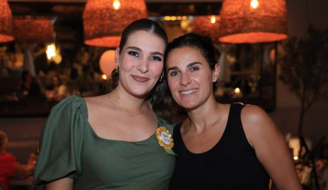  Vero Pérez con su abuela Yolanda Pérez.