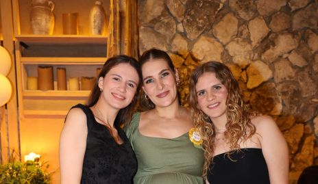  Valeria Suárez, Vero Pérez y Coral Suárez.