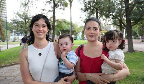  Marcela Rodríguez, Gabriel Zumaya, Gaby Rodríguez y Ana Julia Zumaya.