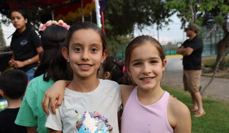  Julia Flores y Carlota Trampe.