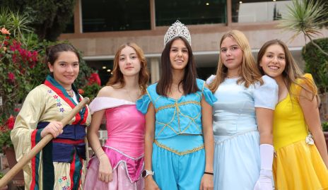  Ana Ceci Salinas, Rosana Regil, Montse Armendáriz, Michelle Heinze e Isabela Salman.