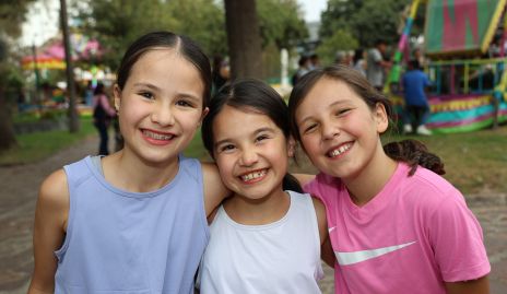  Loretta, Loretta Rebolledo y Regina.