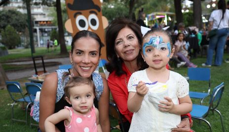  Daniela Barrera, Fantina Rodríguez, Ana Sofía y María José.