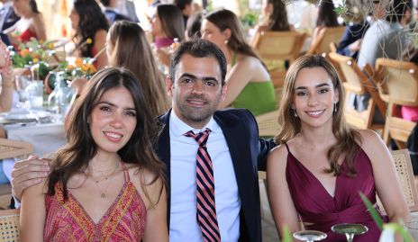  Karina Alcalde, Juan Pablo Abud y Mar Del Valle.