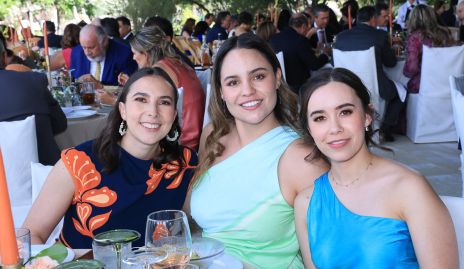  Cristina Ledezma, Alexa Mata y Andrea Ortiz.