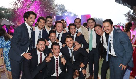  Francisco Villanueva con sus amigos.
