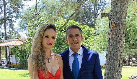  Vero Alvarado y Arturo González.