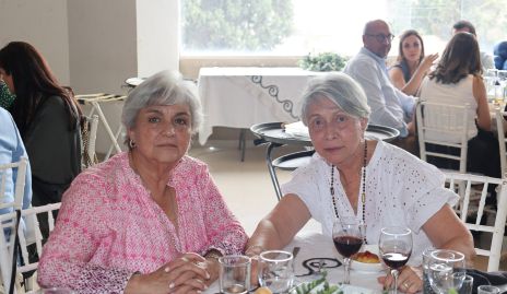  Cristina Mejía y Carmen Conde.